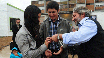 Beltrame inauguró viviendas de autoconstrucción en Paysandú