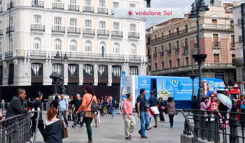Ómnibus promocional de Uruguay Natural en la Puerta del Sol de Madrid, España