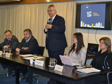Ministro de Transporte, Enrique Pintado, en lanzamiento del curso de Operadores Técnicos de Vehículos Ferroviarios