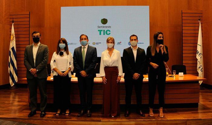 Sembrando presentó programa de becas para jóvenes de entre 18 y 25 años