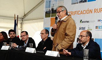 Enzo Benech y autoridades