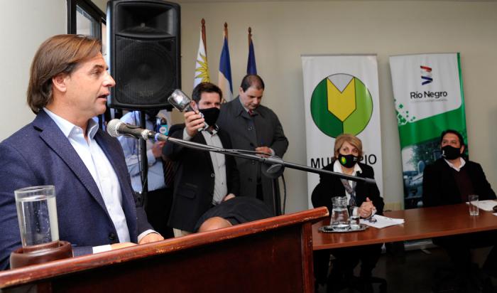Presidente Luis Lacalle Pou en acto por los 100 años de la ciudad de Young, Río Negro
