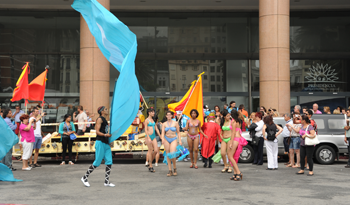 Comparsa de negros y lubolos “Alma Negra” en presentación del programa “Rehabilitándonos con el Carnaval”