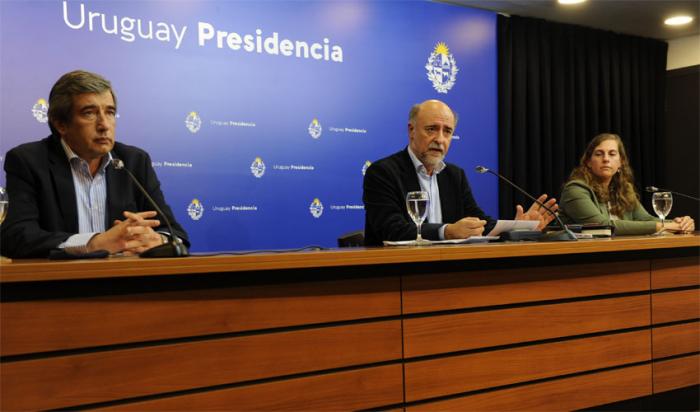 Ministro Pablo Mieres, subsecretario Mario Aritzi y directora Valentina Arlegui