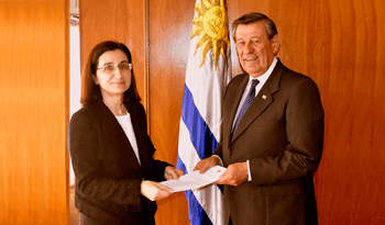 Meral Barlas, junto a Rodolfo Nin Novoa