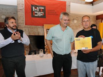 Ministro de Transporte, Enrique Pintado, entrega premios del "Programa Realizar 2012"