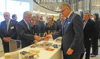 Visita del presidente Tabaré Vázquez a la firma UPM en Helsinki Visita del presidente Tabaré Vázquez a la firma UPM en Helsinki