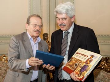 Ministro de Trabajo, Eduardo Brenta y gobernador de Río Grande do Sul, Tarso Genro.