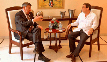 Rodolfo Nin Novoa con su par cubano, Bruno Rodríguez Parrilla