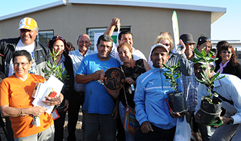Familia de Pando recibe su vivienda