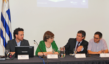 Ministra de Desarrollo Social, Marina Arismendi, director de OPP, Álvaro García, y autoridades en presentación de Reporte Uruguay