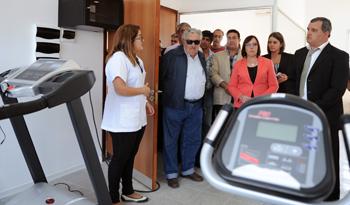 Presidente Mujica y ministra de Salud Pública, Susana Muñiz, en el Hospital de Lavalleja