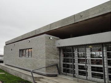 Edificio de escuela de tiempo completo
