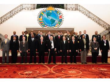 Foto de familia de todas las autoridades