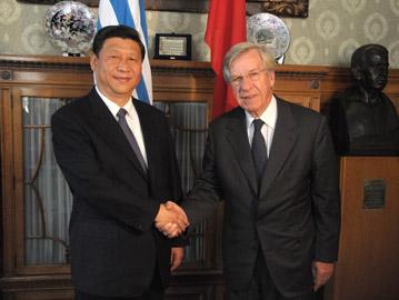 Vicepresidentes saludandose