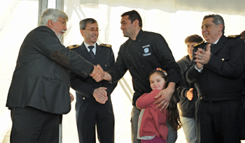 Eduardo Bonomi saluda a Nilson Viazzo