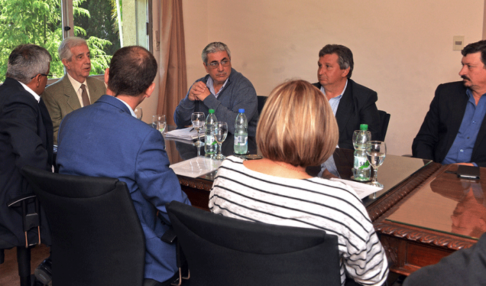 Presidente Vázquez con alcaldes de la cuenca del río Santa Lucía