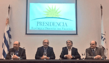 Autoridades en conferencia de prensa