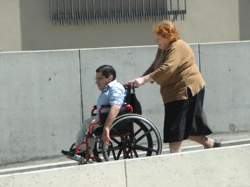 Persona en silla de ruedas