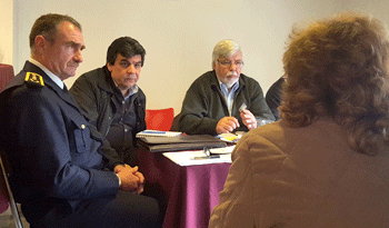 Vecinos del departamento de Colonia con el ministro del Interior, Eduardo Bonomi
