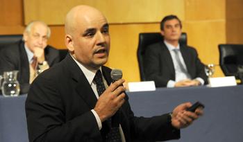 Director de Planificación de OPP, Sebastián Torres, y director de OPP, Álvaro García