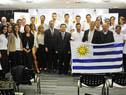 Roballo entregó el pabellón nacional a jóvenes deportistas que viajarán a China Roballo entregó el pabellón nacional a jóvenes deportistas que viajarán a China