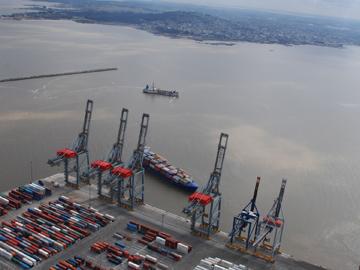 contenedores en el puerto contenedores en el puerto