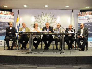 Integrantes del Gabinete Social en sala de prensa de Torre Ejecutiva