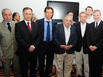 Presidente con empresarios