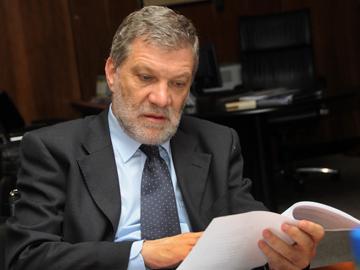 Roberto Kreimerman, ministro de Industria y Energía