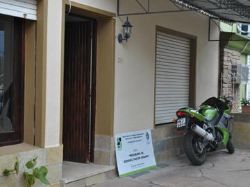 Fachada de casa refaccionada con programa del MVOTMA