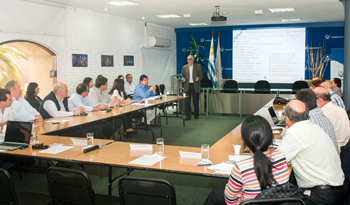 Director nacional de Turismo, Benjamín Liberoff, en reunión con directores departamentales de Turismo