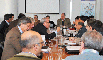 Instancia tripartita de negociación colectiva, foto de archivo