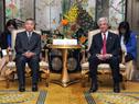 El vicegobernador de Guangdong, Huang Longyun, recibió al Presidente Tabaré Vázquez El vicegobernador de Guangdong, Huang Longyun, recibió al Presidente Tabaré Vázquez