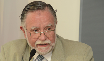 Ministro de Trabajo, José Bayardi