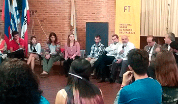 Encuentro entre autoridades y estudiantes