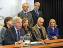 Conferencia del Ministro de Economía y Finanzas, Danilo Astori, junto al Consejo de Ministros