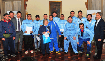 Plantel campeón de fútbol de las Olimpíadas Especiales