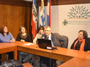 Autoridades de la Salud en el lanzamiento del programa