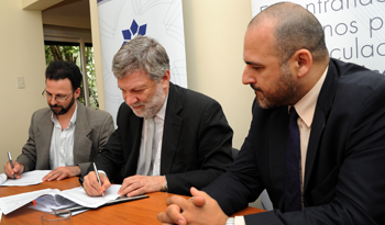 Firma de convenio entre autoridades del MIEM y Fundación Ricaldoni
