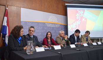 Autoridades del Ministerio de Ganadería, Agricultura y Pesca en conferencia por Día de Conservación de Suelos