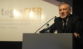 El ministro de Industria, Roberto Kreimerman, en la apertura del Congreso Iberoamericano de Energía 2014 – Integra-CIER