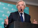 Ministro de Economía Danilo Astori disertó en Desayuno de “Somos Uruguay”