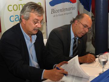 Ministro Pintado e Intendente Carámbula firmado el acuerdo