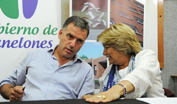Ministra Eneida de León con intendente de Canelones, Yamandú Orsi
