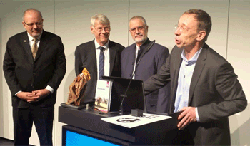 Uruguay recibe distinción por permanencia en feria ITB de Berlín. Uruguay recibe distinción por permanencia en feria ITB de Berlín.