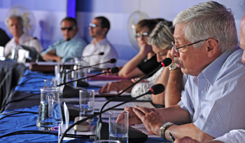 Ministro Basso durante Consejo de Ministros de Pueblo Sequeira, Artigas.