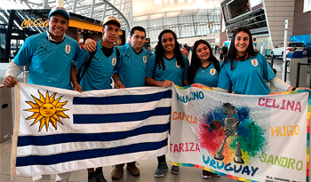 Estudiantes de Tacuarembó en Aeropuerto de Carrasco