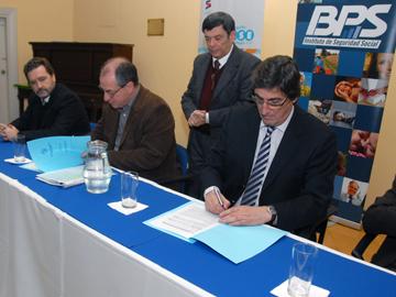 Murro y Castro en firma de convenio
