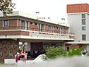 Ministerio de Turismo y PIT-CNT reinauguraron el recuperado hotel José D’Elía en balneario coloniense de Punta Gorda